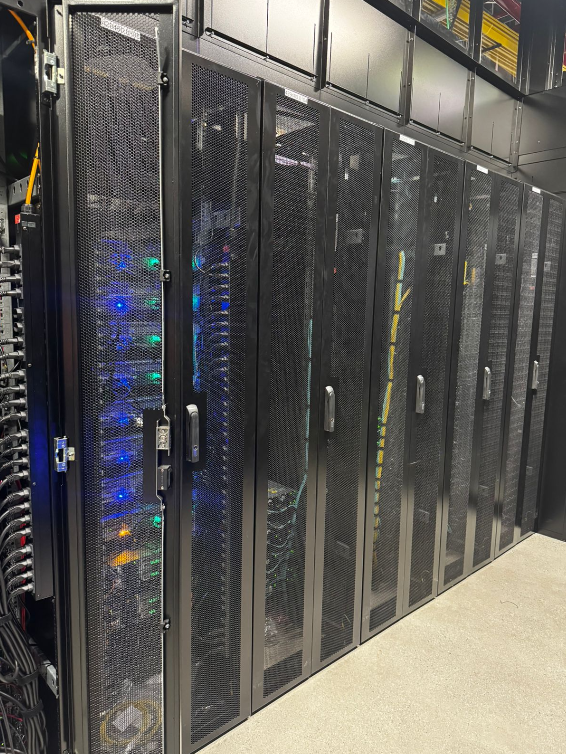 Rack da infraestrutura Blaze em datacenter